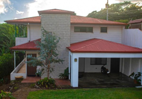 Hermosa casa completa con estacionamiento privado